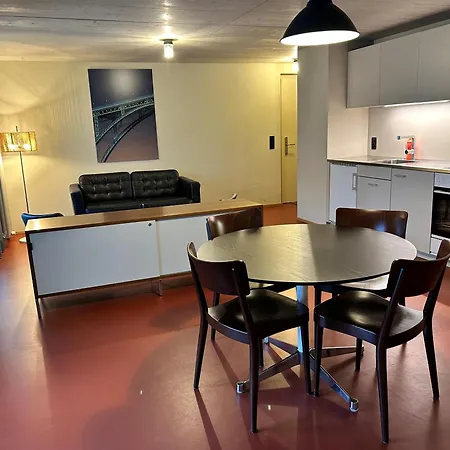 شباب بيرن يوث بيت شباب برن