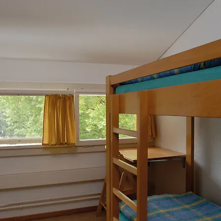Youth Hostel *