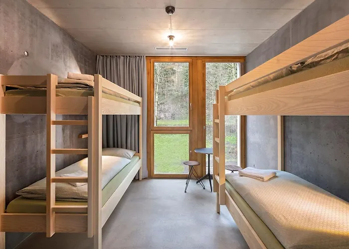 شباب بيرن يوث بيت شباب برن